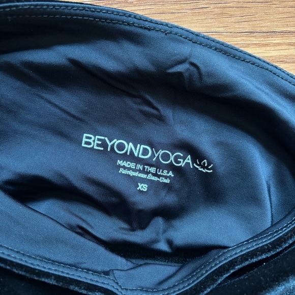 Beyond Yoga Black Velvet High Waisted Leggings XSmall - Picture 8 of 10